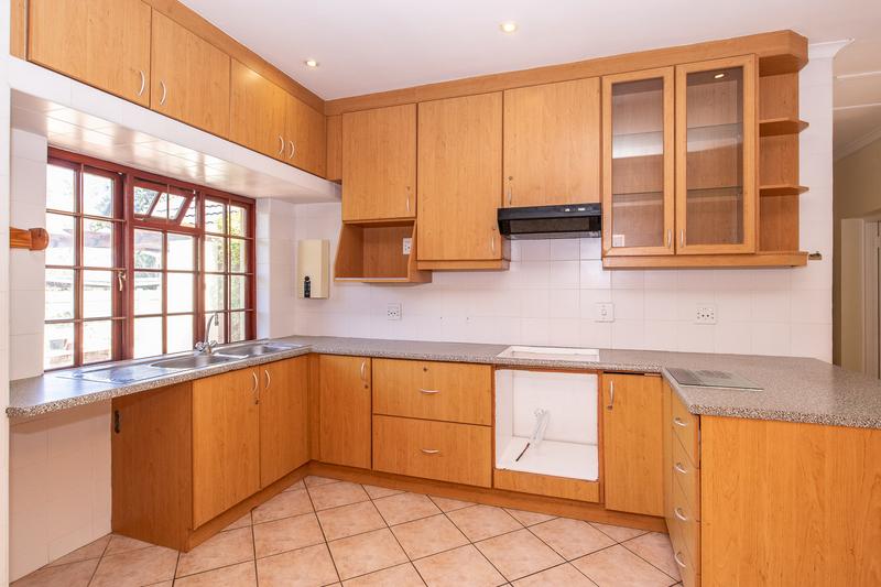 5 Bedroom Property for Sale in Bergvliet Western Cape